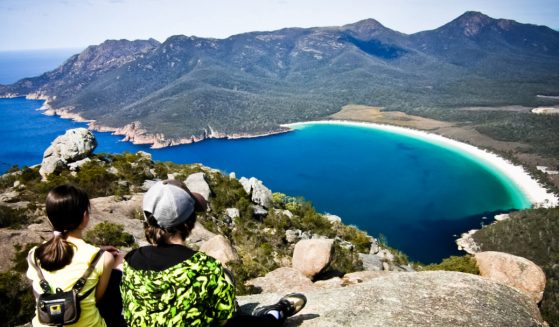 https://www.gowalkabouttravel.com/wp-content/uploads/2022/01/Wineglass-Bay-Tasmania-1-559x327.jpg